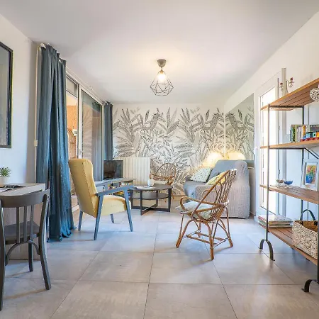 Apartamento Les Roches Bleues-2 By Interhome Le Pradet
