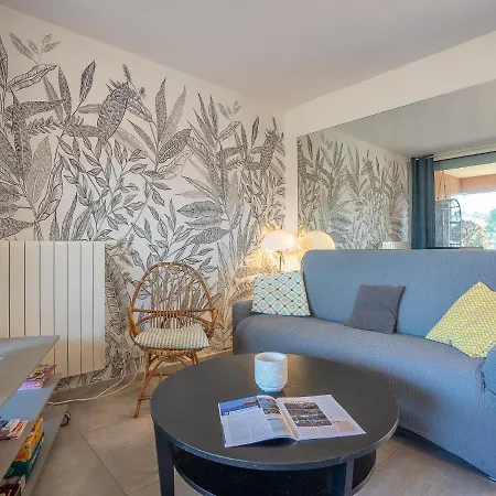 Apartamento Les Roches Bleues-2 By Interhome Le Pradet